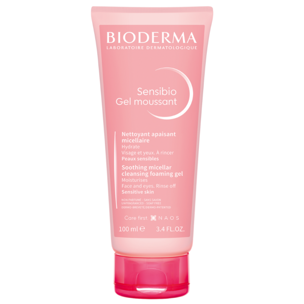 Aquí está el producto de limpieza Sensibio Gel Moussant de Bioderma en formato pequeño, 100 mililitros.