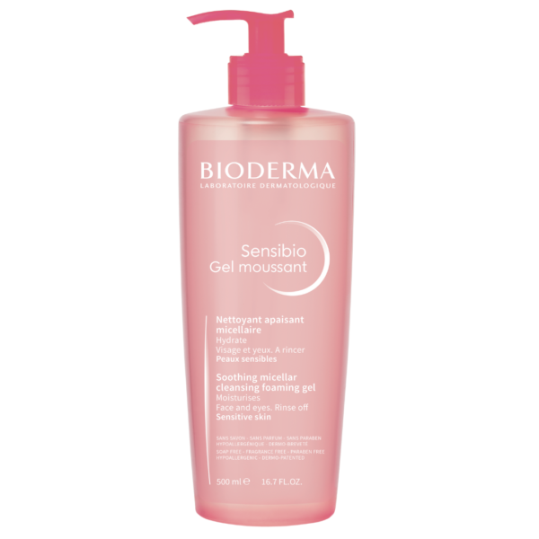 Aquí está el producto de limpieza Sensibio Gel Moussant de Bioderma en formato grande, 500 mililitros.